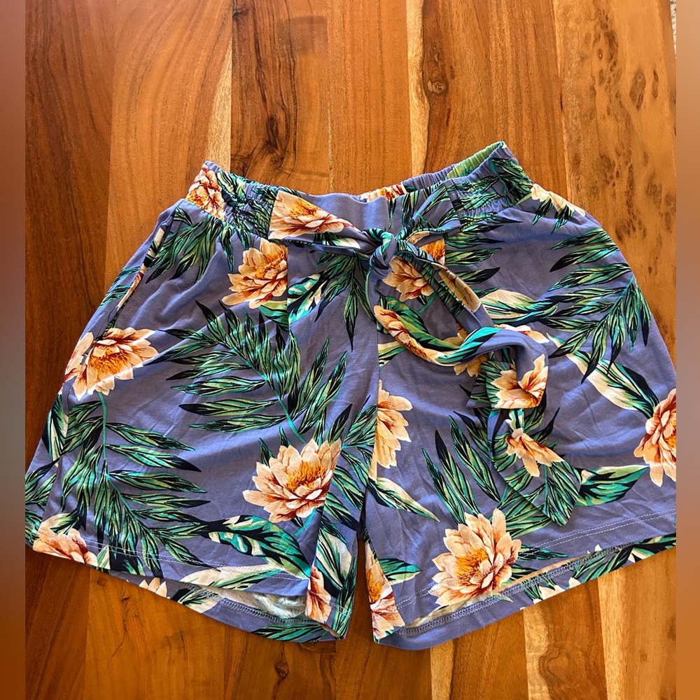 Lascana Pull On Floral Knit Shorts Size 4 Tie Waist